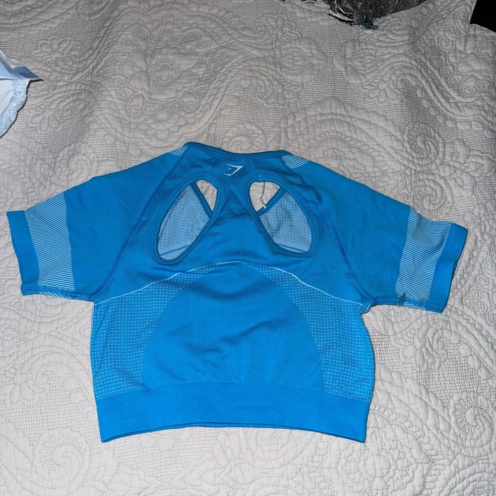 5- ULTRA SEAMLESS GYMSHARK CROP TOPS- BLACK, BLUE, PINK, TEAL, & ORANGE MEDIUM - Picture 5 of 15